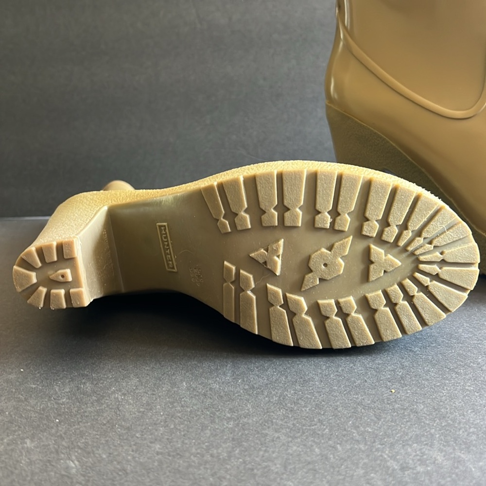 Women’s Hi-heel Hunter Boots. Size 8. Brand new! - Picture 3 of 4
